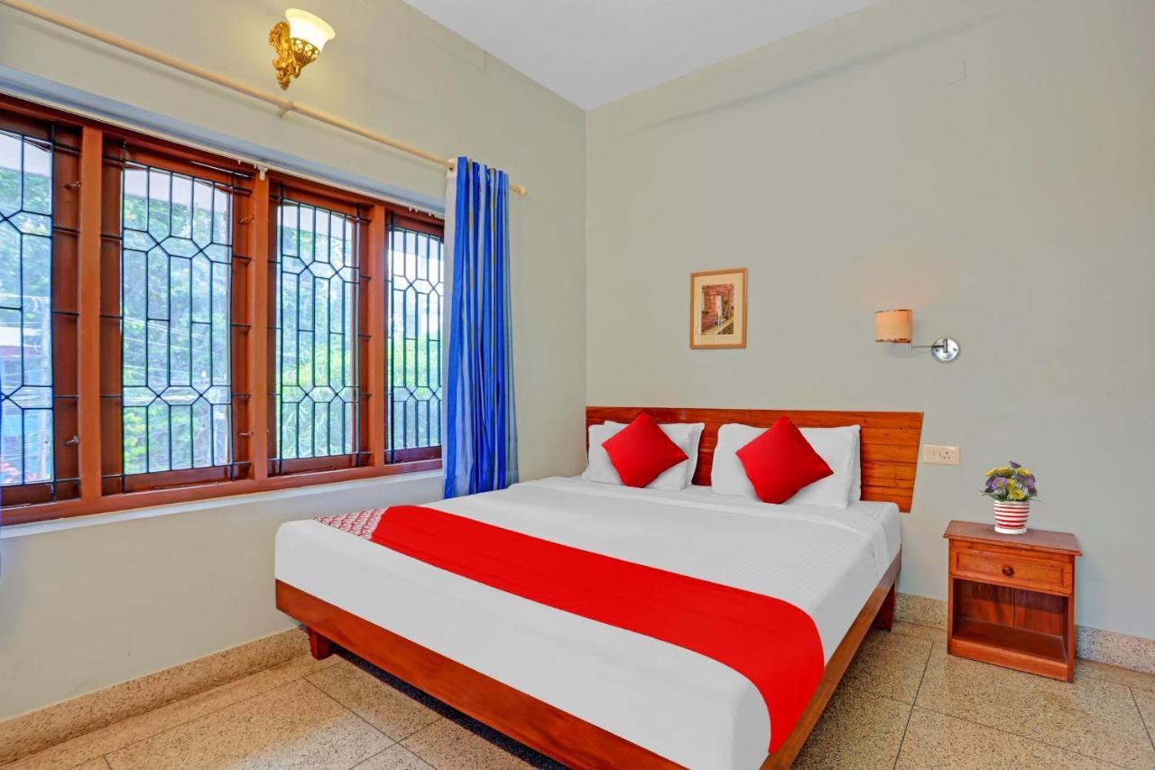 Flagship Hotel Adara Residency Thiruvananthapuram Exteriör bild