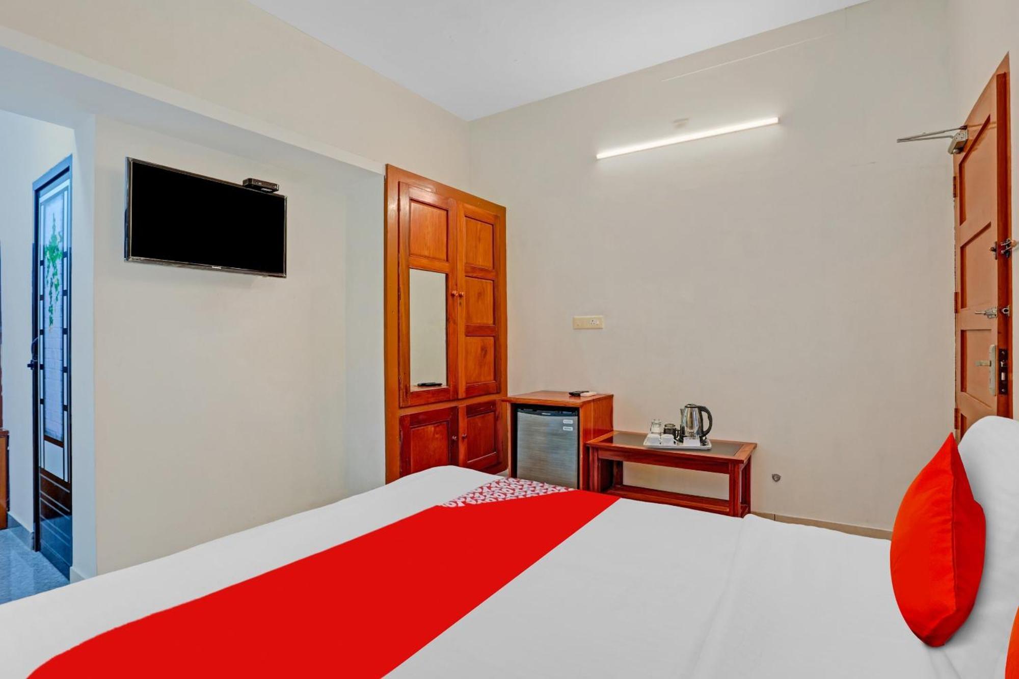 Flagship Hotel Adara Residency Thiruvananthapuram Exteriör bild